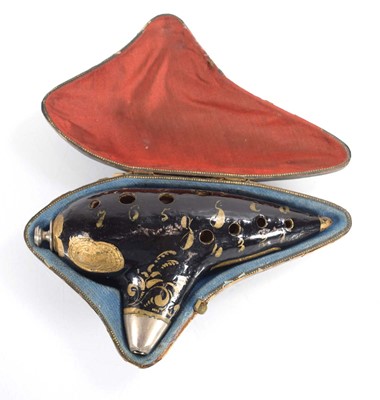 Lot 118 - A late Victorian/Edwardian cased pottery ocarina