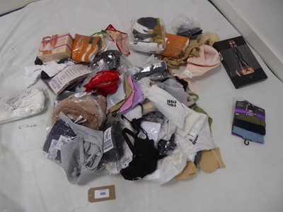 Lot 1235 - Selection of mixed underwear