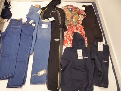 Lot 1254 - Selection of clothing to include Jack & Jones,...