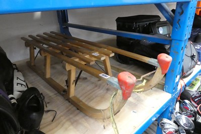 Lot 2023 - Vintage wooden sledge by Davos