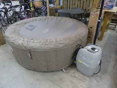 Lot 2111 - Bestway Palm Springs inflatable Lay-Z-Spa with...