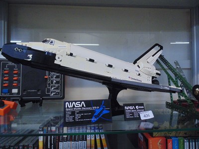 Lot 406 - A LEGO model of the NASA 'Discovery' STS-31...