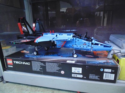 Lot 425 - A LEGO Tehcnic 42066 model with box