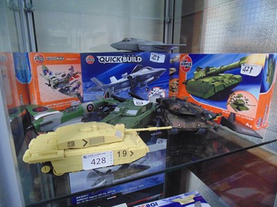 Lot 428 - A selection of boxed and unboxed Airfix planes,...