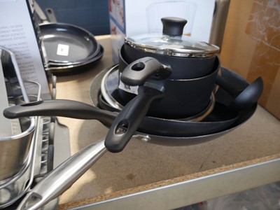 Lot 1674 - Wok with Tefal frying pan and 2 cooking pots...