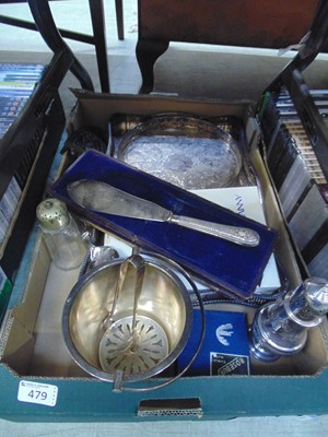 Lot 479 - A tray of assorted plated ware to include...