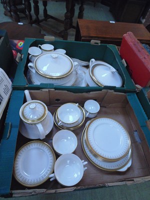 Lot 487 - Two trays containing a part Paragon dinner...