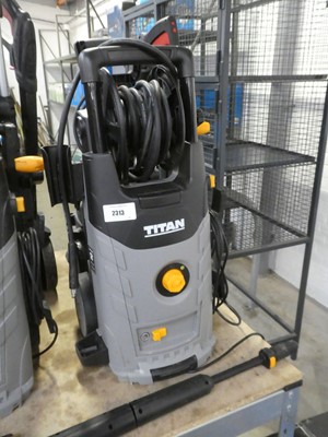 Lot 2313 - Titan TTB2200PRW electric pressure washer with...