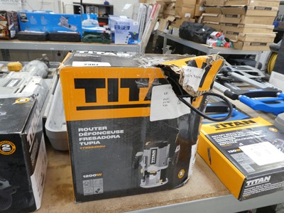 Lot 2367 - Titan 240V router