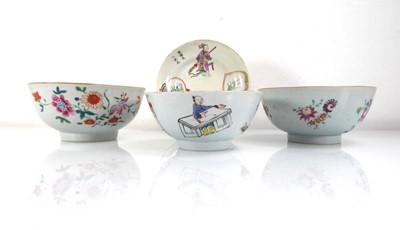 Lot 304 - A Chinese bowl decorated in coloured enamels...