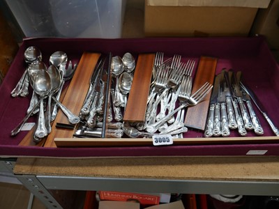 Lot 3005 - Tray containing large quantity of silver...