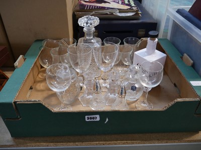 Lot 3007 - Crate of mixed glassware incl. Stuart crystal,...