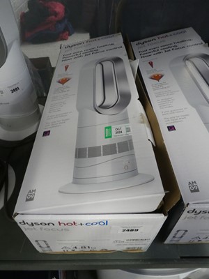 Lot 2489 - Dyson Hot & Cool Jet Focus fan (with remote...