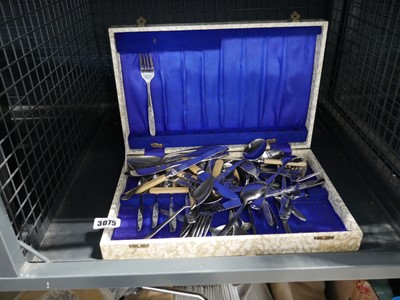 Lot 3075 - Cased canteen of cutlery