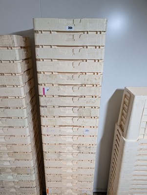 Lot 364 - 20 Sivepo VDL Kunststoffen large stackable...