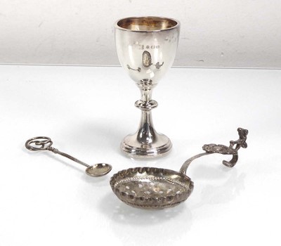 Lot 395 - An Edwardian silver salt spoon, Charles Horner,...