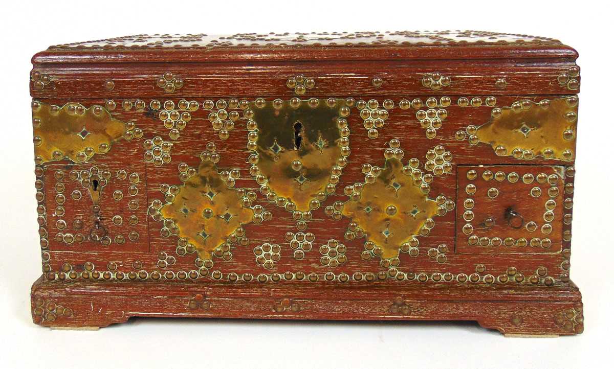 Lot 10 - A late 19th/early 20th century Zanzibar-style...