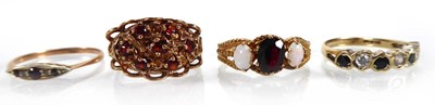 Lot A 9ct yellow gold ring set red stones, ring...