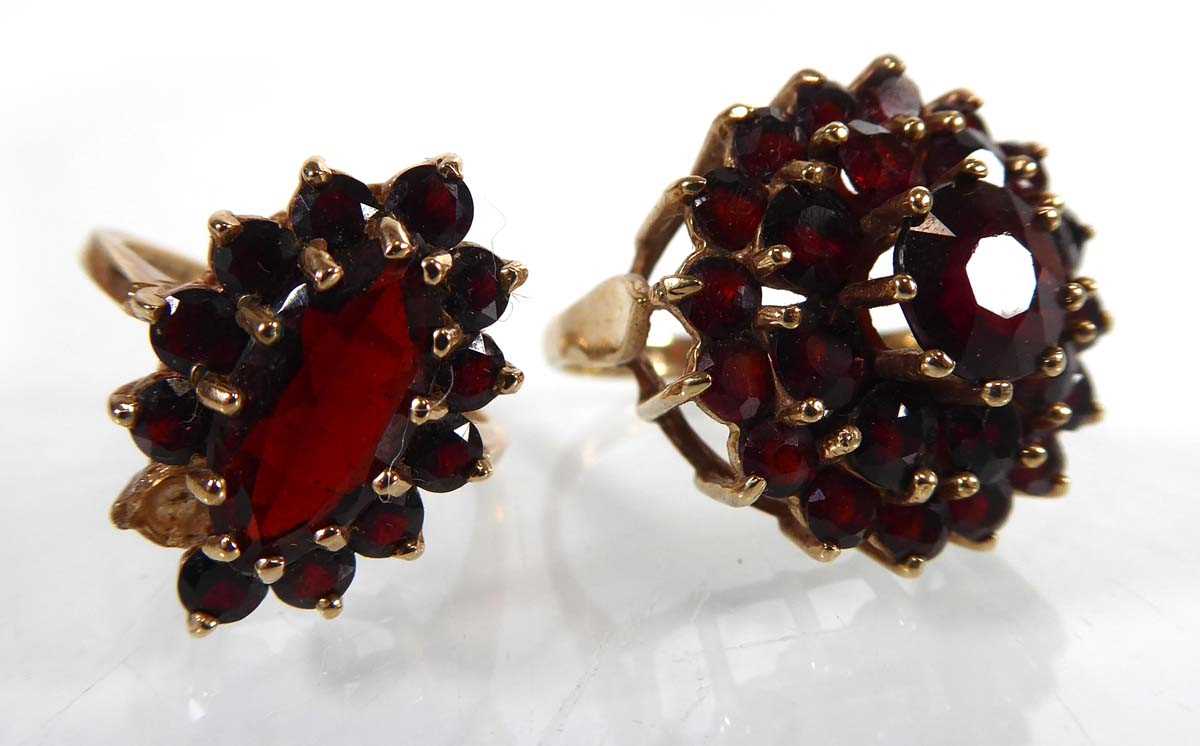 Lot Two 9ct yellow gold dress rings set garnet,...