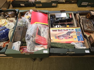 Lot 452 - Two trays of 00 model railway items to include...