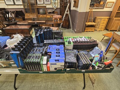 Lot 464 - Four trays containing an assortment of...