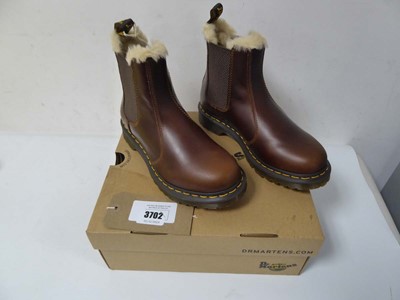 Lot Boxed pair of Dr. Martens 2976 Leonore ankle...