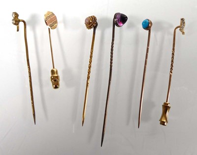 Lot A 9ct yellow gold tie/stick pin set small...