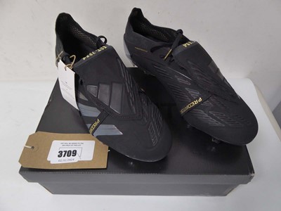 Lot Boxed pair of Predator Elite football boots,...