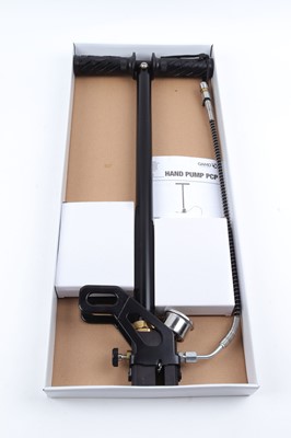 Lot 1058 - Gamo hand pump in box