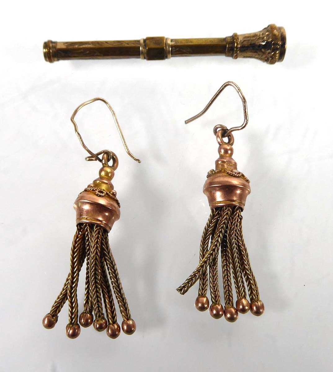 Lot A pair of yellow metal tassel design ear...