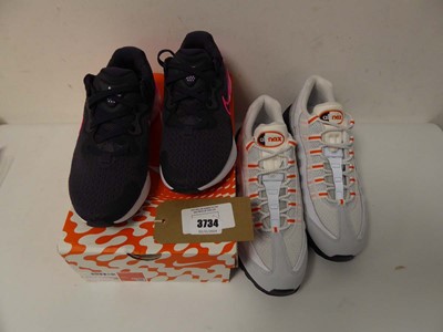 Lot Boxed pair of Nike Renew Run 2 trainers,...