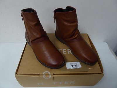 Lot Boxed pair of Hotter ankle boots, tan, UK 5