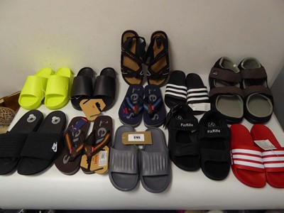 Lot 11 pairs of men's sandals of various styles...