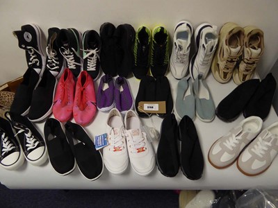 Lot 17 pairs of ladies trainers of various styles...