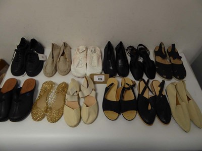 Lot 12 pairs of ladies shoes of various styles and...