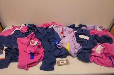 Lot 3419 - 20 Weatherproof tops