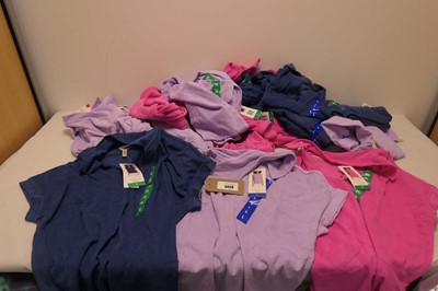 Lot 3429 - 20 Weatherproof tops