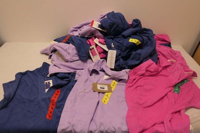 Lot 3430 - 20 Weatherproof tops