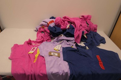 Lot 3431 - 20 Weatherproof tops