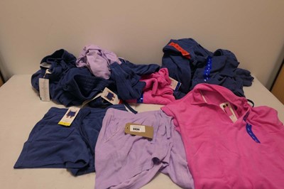 Lot 3434 - 10 Weatherproof shorts and 10 Weatherproof tops