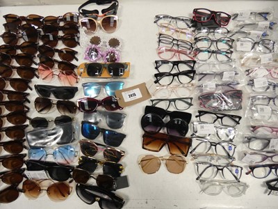 Lot 2415 - Quantity of loose sunglasses and reading glasses