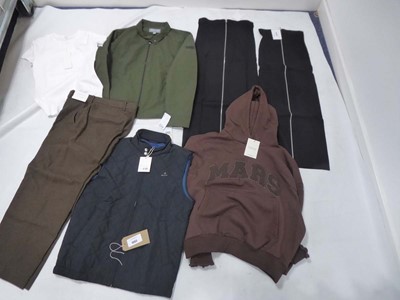 Lot 1083 - Selection of clothing to include GANT, Mars...