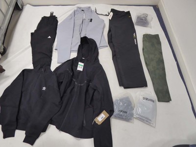 Lot 1089 - Selection of sportswear to include Nike, Gym...