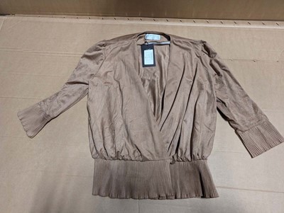 Lot 3027 - 25 Yan Neo Larissa cross over tops in camel,...