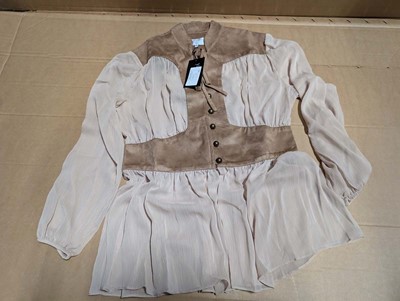 Lot 3029 - 9 Yan Neo Kore tops in camel, size 16