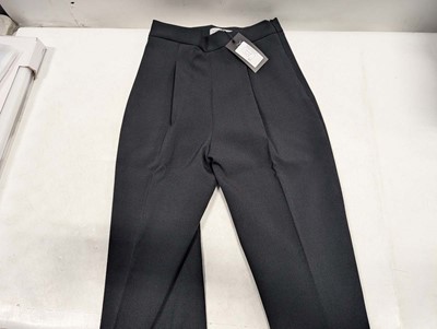 Lot 3059 - 17 Yan Neo Desma black trousers, size 10