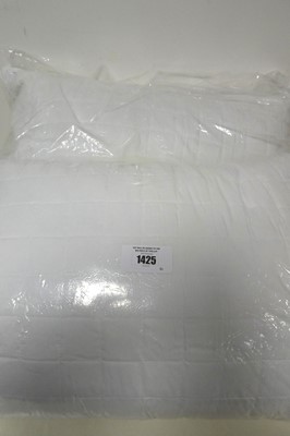 Lot 1425 - 2 Hotel Grand memory foam pillows