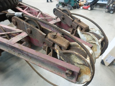 Lot 4011 - (LBM 899) Chevrolet GMC 84-42 4x4 recovery...