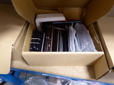 Lot 2205 - Box containing mobile phones for spares and...