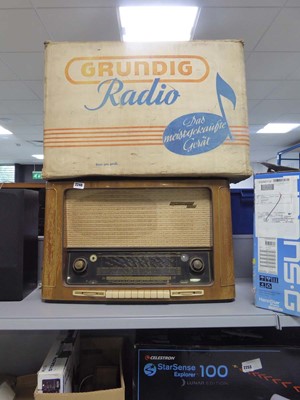 Lot 2240 - Vintage Grundig 5040 radio with original...